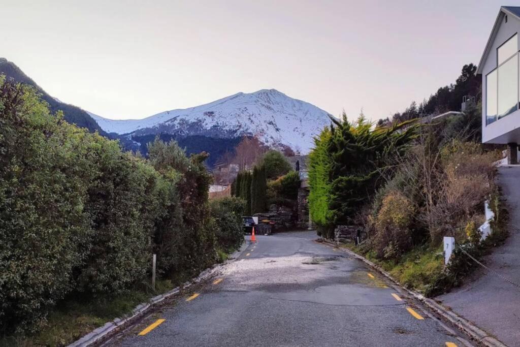 Awesome Studio - Amazing Mountain & Lake Views クイーンズタウン エクステリア 写真